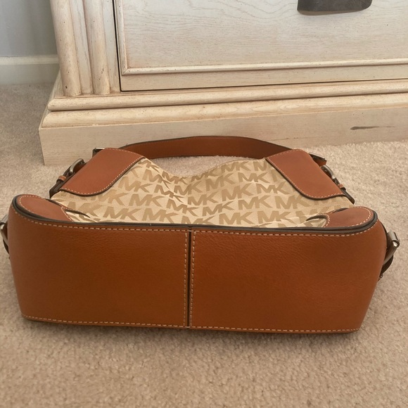 Michael Kors Purse - Picture 5 of 6